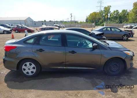 2016 Ford Focus S из США, поврежденный, VIN 1FADP3E27GL257647